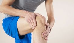 Как спасти больные колени